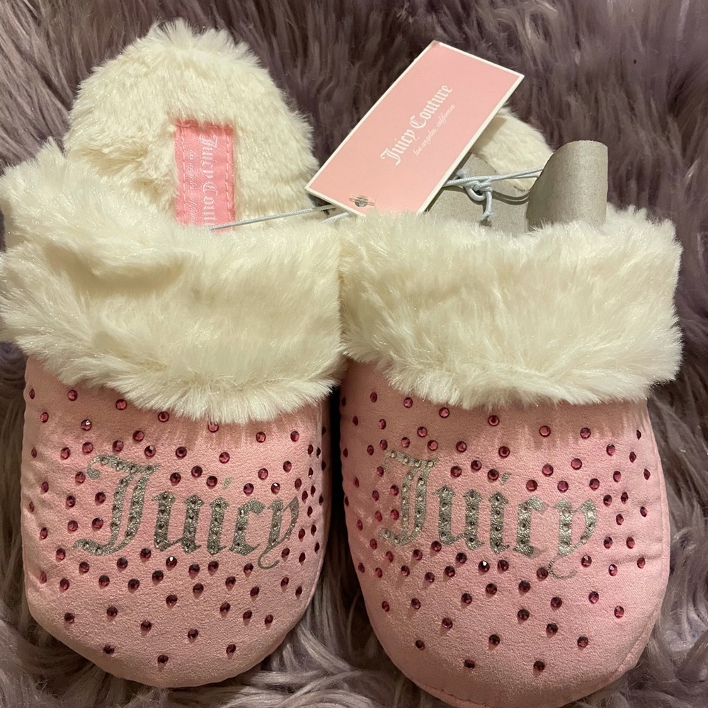 Final markdown COZY JUICY COUTURE slippers new size 11/12